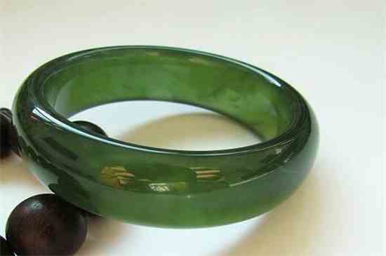 岫玉与秀玉区别(岫玉和秀玉是我国历史上的四大名玉之一)