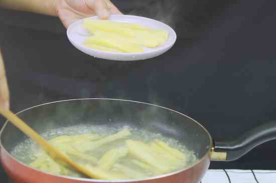 炸薯条的做法(炸薯条做法及步骤准备材料)