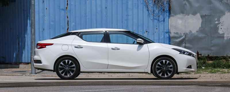 尼桑蓝鸟和轩逸哪个好