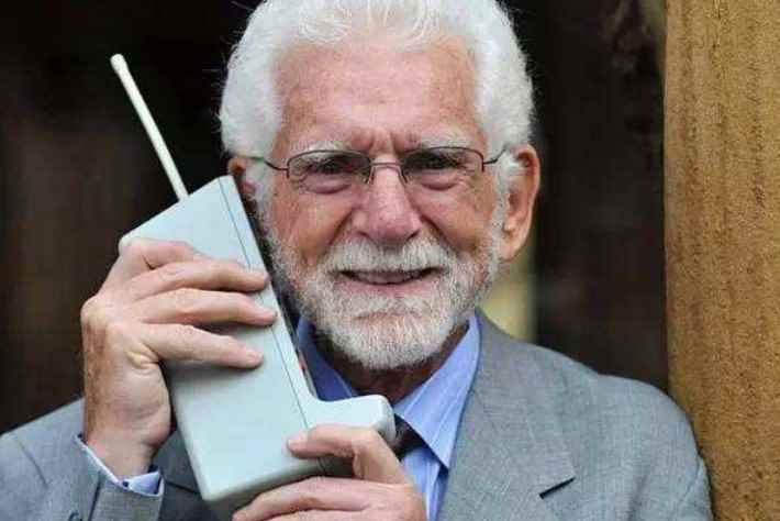 手机是谁发明的