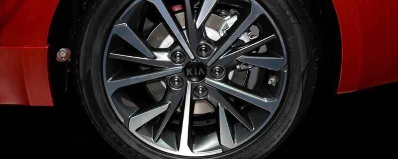 起亚k3原配轮胎是什么型号(起亚K3采用的是韩国耐克森品牌的轮胎)