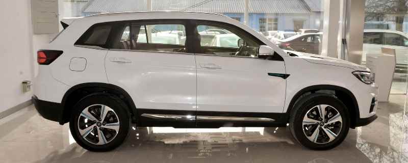 venucia是什么车(venucia是东风启辰汽车)