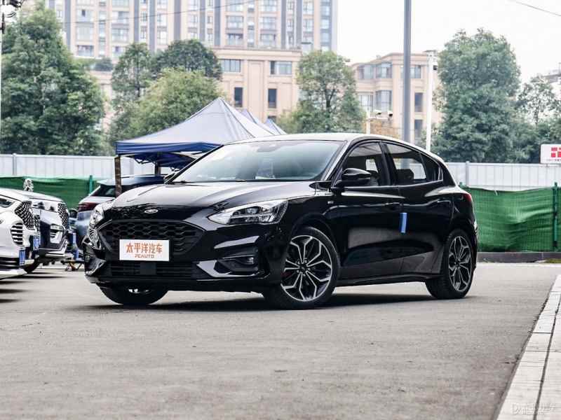 福克斯两厢落地多少钱？福克斯裸车价