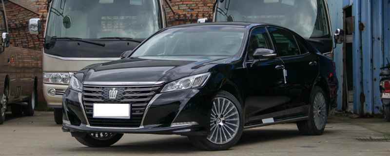 丰田CROWN是什么车(丰田CROWN皇冠:国产皇冠发动机为2.5L、3.0L和4.)