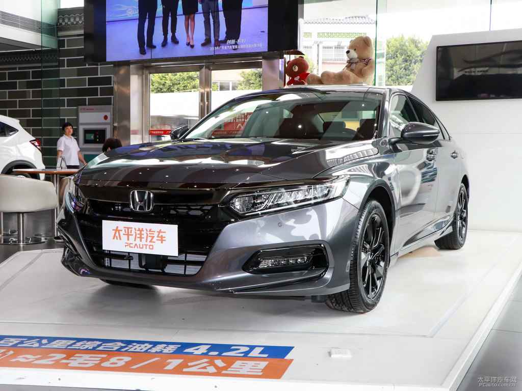 雅阁同凯美瑞比较怎么选?雅阁与凯美瑞哪个好