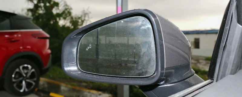 汽车后视镜自动折叠怎么设置(汽车后视镜自动折叠设置方法)