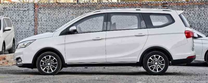 宝骏730加满油多少升