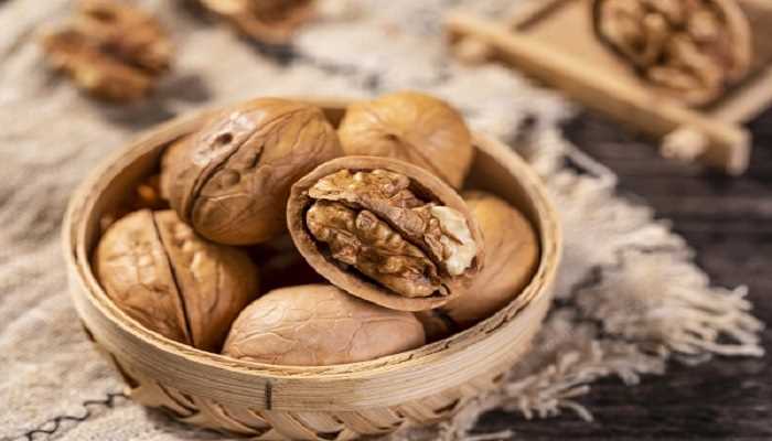 怀孕的人梦见和别人一起捡核桃