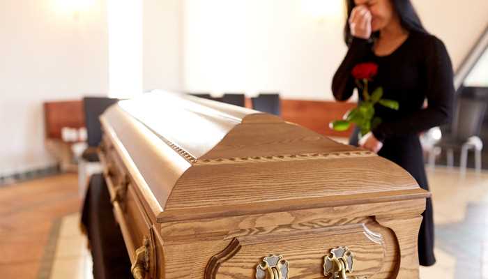 做生意的人总是梦见死去的世界