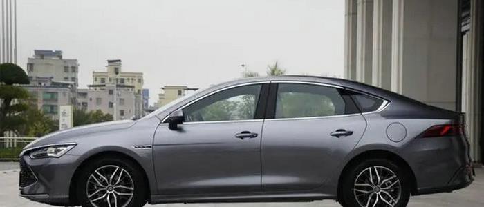 新车前六年免检行驶证怎么办