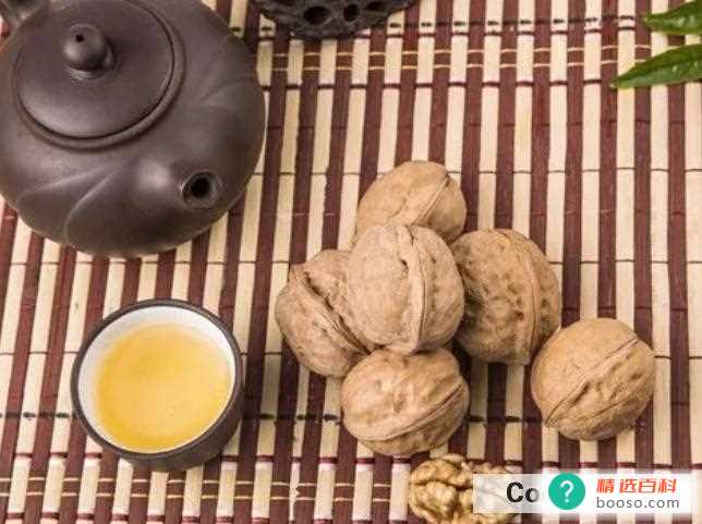 吃核桃的注意事项(吃核桃时需要注意对应的问题)