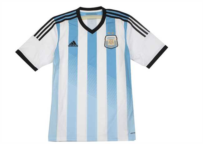 阿根廷国家足球队队服依然采用经典的蓝白条纹设计
