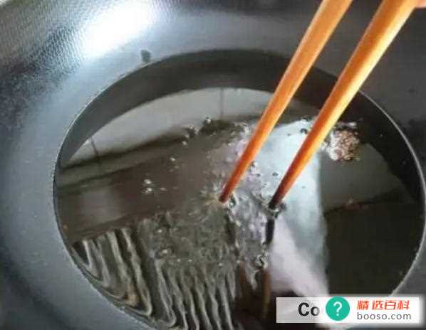 油渣分离的方式(平时油炸食物的油渣存在于众多油类当中)