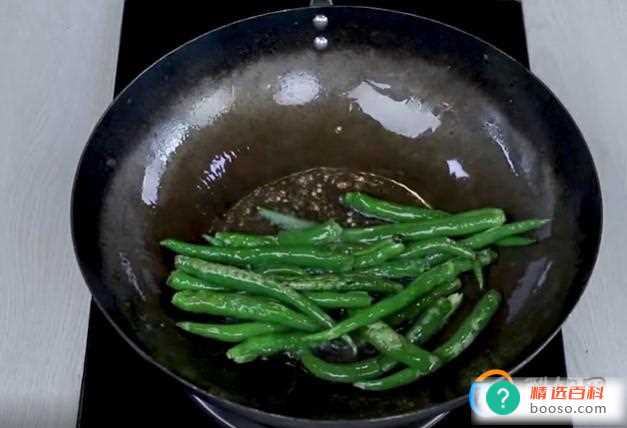 诱人的虎皮尖椒怎么做好吃又简单(诱人的虎皮尖椒怎么做比较好吃)