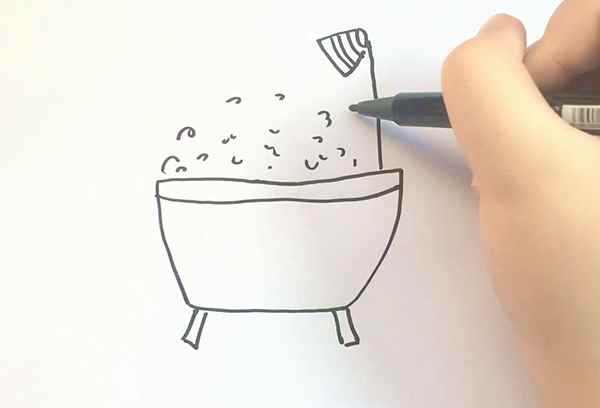浴缸简笔画(浴缸上的小爱心花纹涂满)