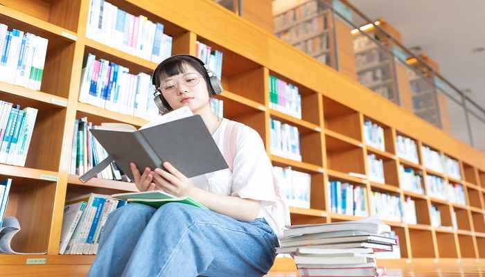 地核内部温度在多少度以上(地核内部的温度大约在5000°C以上)