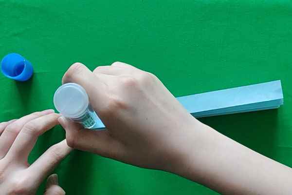 扇子的折法(如何处理A4纸折叠折痕)