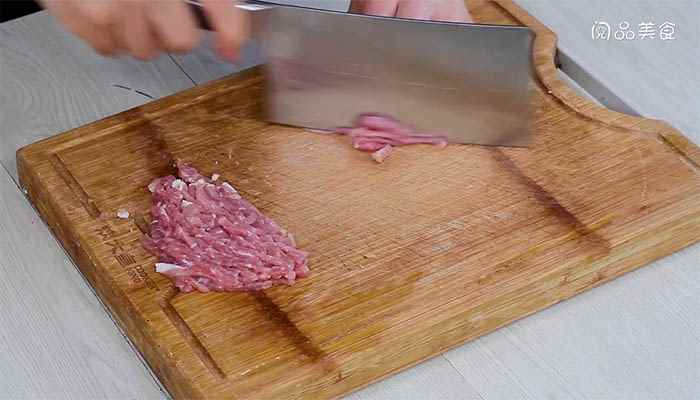尖椒肉丝的做法(猪瘦肉切丝的做法步骤图)