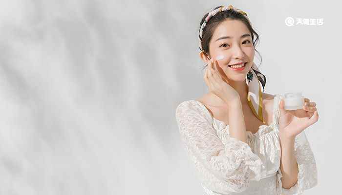 隔离霜和防晒霜的区别(防晒霜的功效与作用有哪些)