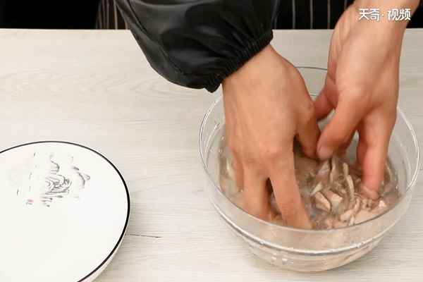 嫩炒猪肝的做法(猪肝怎么做最好吃)