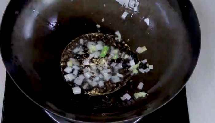 尖椒炒豆皮怎么做(豆皮怎么做好吃)