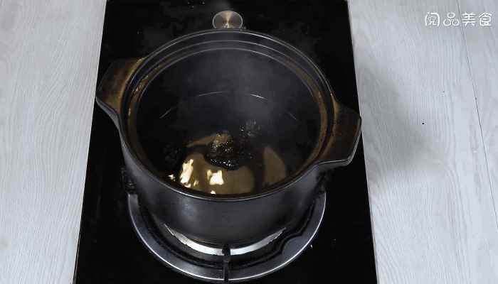 牛奶炖桃胶的做法，牛奶炖桃胶怎么做(小火炖的做法步骤有哪些)