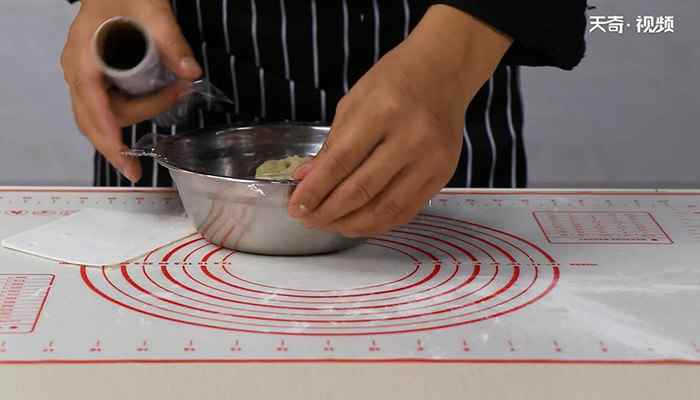 梅花酥的做法(水油皮的做法)