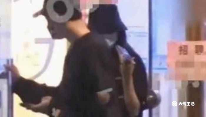 王楚然王子奇街头拥吻(王子奇王楚然恋情曝光)