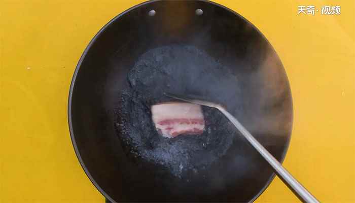 莲白回锅肉的做法(五花肉怎么做好吃)