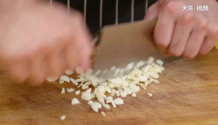 鲜辣椒酱怎么做(鲜红辣椒怎么做好吃)