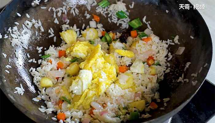 菠萝饭的做法(熟腰果仁的做法步骤有哪些)