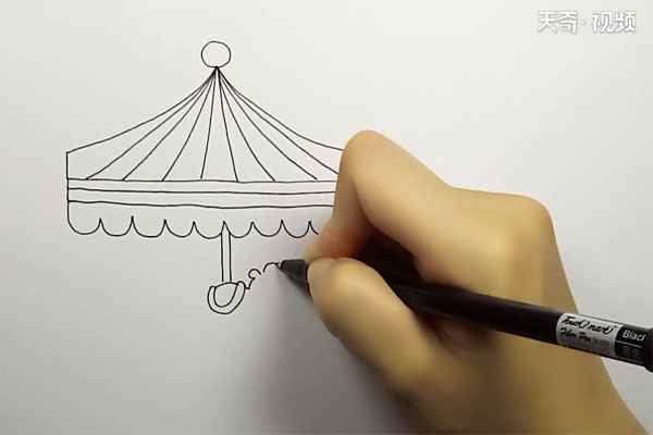 旋转木马简笔画(旋转木马的房顶怎么画)