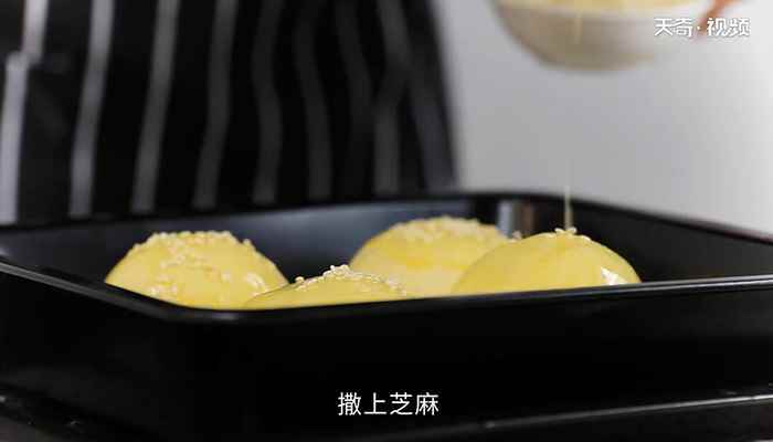 牛奶小餐包的做法(高筋面粉怎么做好吃)