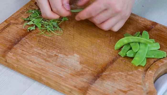 凉拌凉薯的做法(黑木耳的做法)