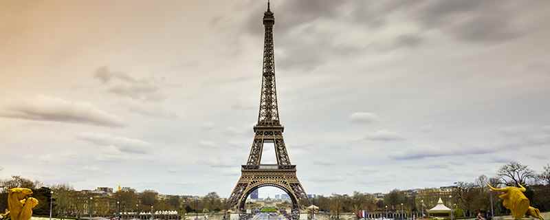 埃菲尔铁塔在哪(埃菲尔铁塔在河南岸法国巴黎的战神广场)