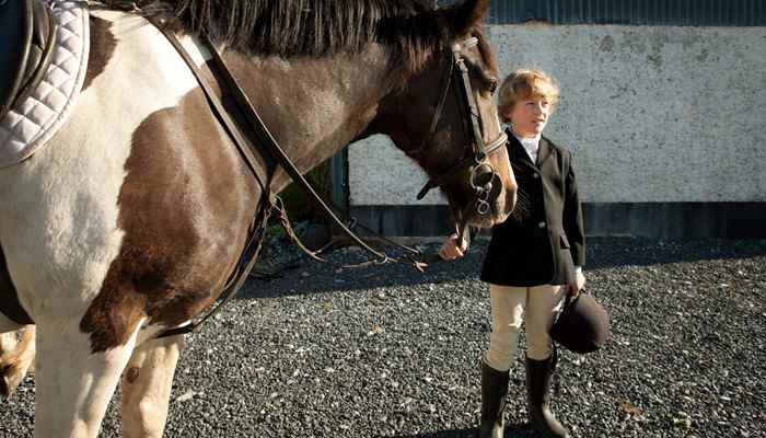 长筒靴子怎么搭配衣服 长筒靴子该要怎么搭配衣服