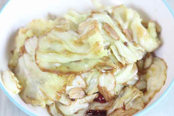 清炒包菜的家常做法大全(炒包菜最好吃的做法是什么)