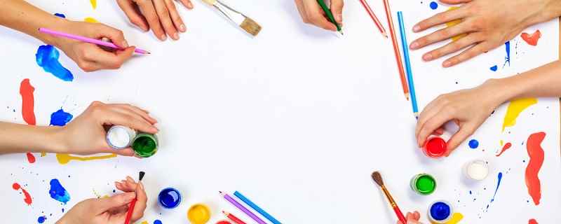 鞍前马后造句(用“鞍前马后”造句)