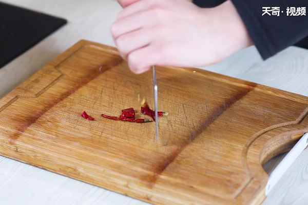 清炒包菜的家常做法大全(炒包菜最好吃的做法是什么)