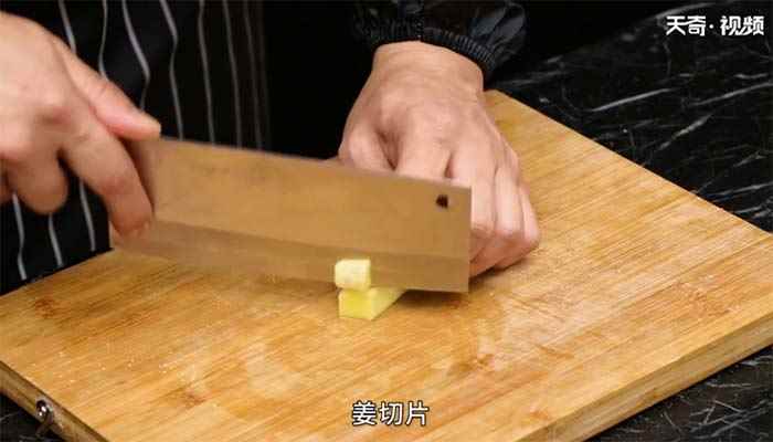 地锅鸡的做法(鸡肉怎么做好吃)