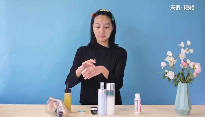 护肤的正确步骤(错误的护肤可能会得到适得其反的作用)