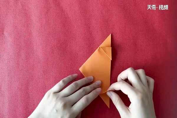 帽子怎么折(如何拿出一张正方形纸张)