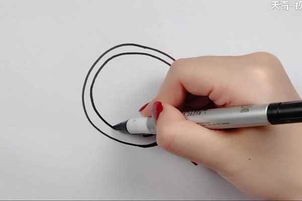 方向盘简笔画(圆圈小圆球涂上褐色就画好了)