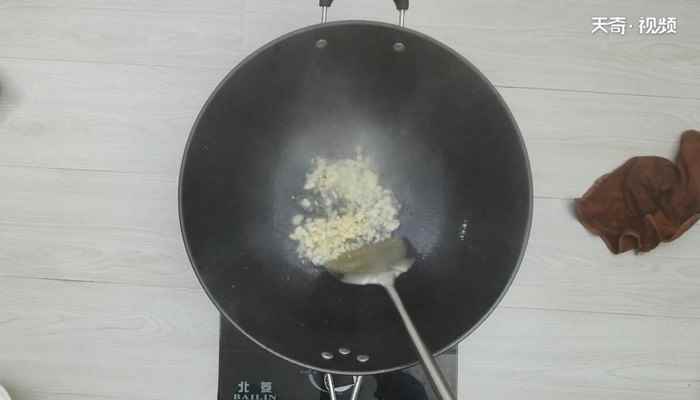 凉拌变蛋的做法(小米辣怎么做好吃)