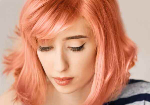 头发染什么颜色好看 好看的发色推荐