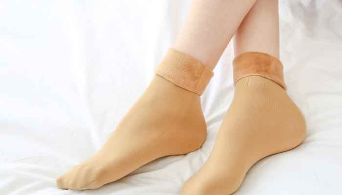 金貂绒是什么成分(金貂绒的成分是涤纶和锦纶的纤维混纺)