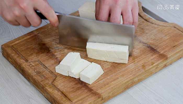 茼蒿炖豆腐做法(豆腐的做法)