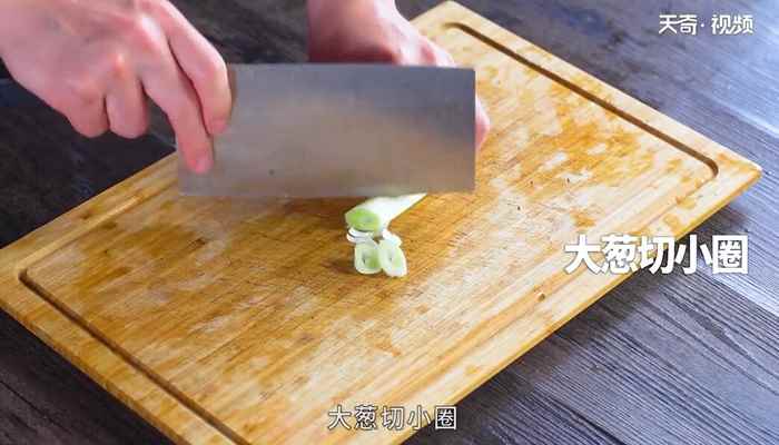 沙茶烧排骨的做法(干辣椒切小段的做法步骤)