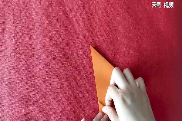 帽子怎么折(如何拿出一张正方形纸张)