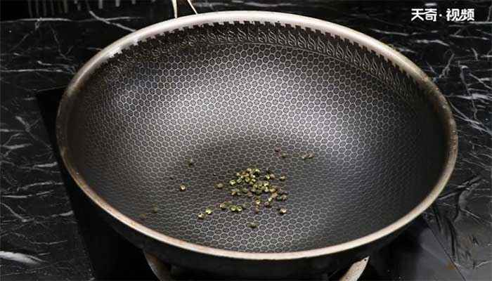 小酥肉的做法(五花肉怎么做好吃)